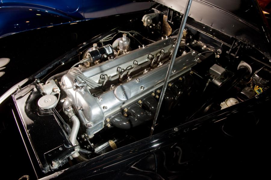  Jaguar XK120 Roadster 1953 года  (фото 4 из 9)